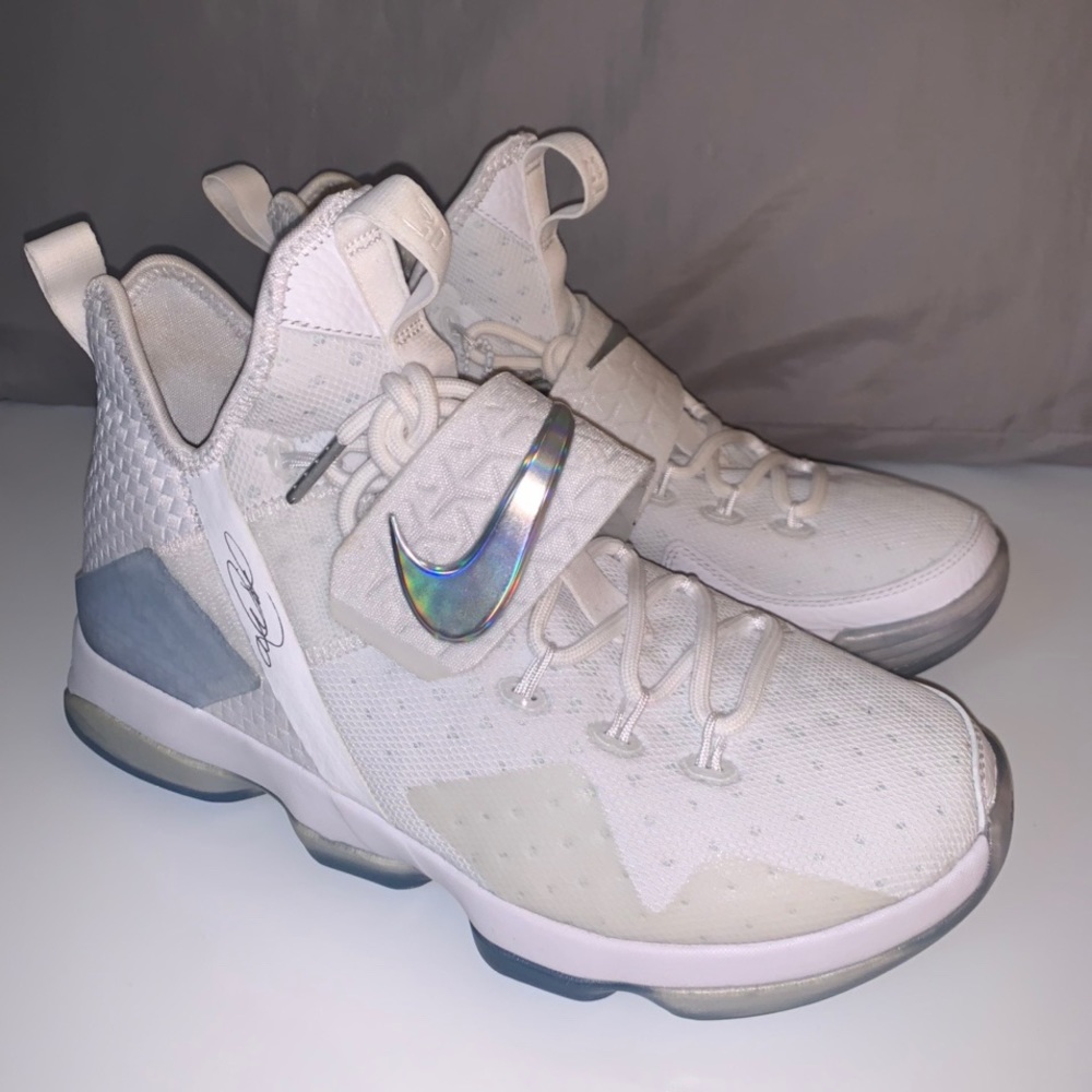 Lebron 14 Time to Shine / Women’s 8.5